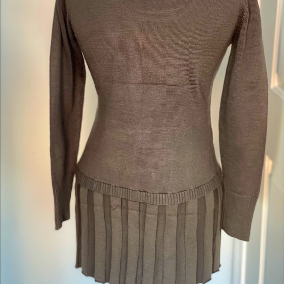 Sweater - Picture 4 of 4